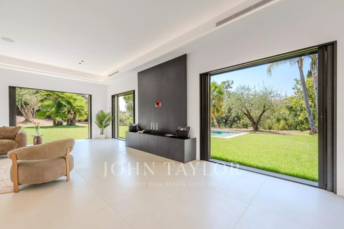 Image No.6-4 Bed House for sale
