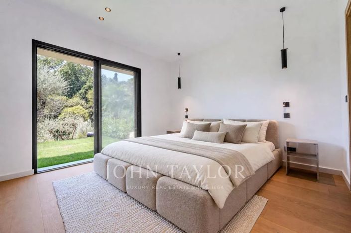 Image No.9-4 Bed House for sale