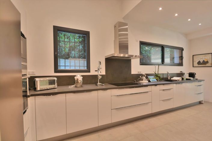 Image No.18-4 Bed House for sale