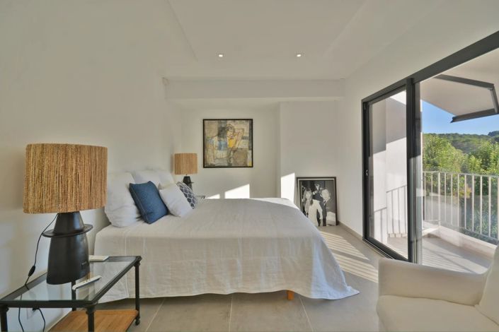 Image No.22-4 Bed House for sale