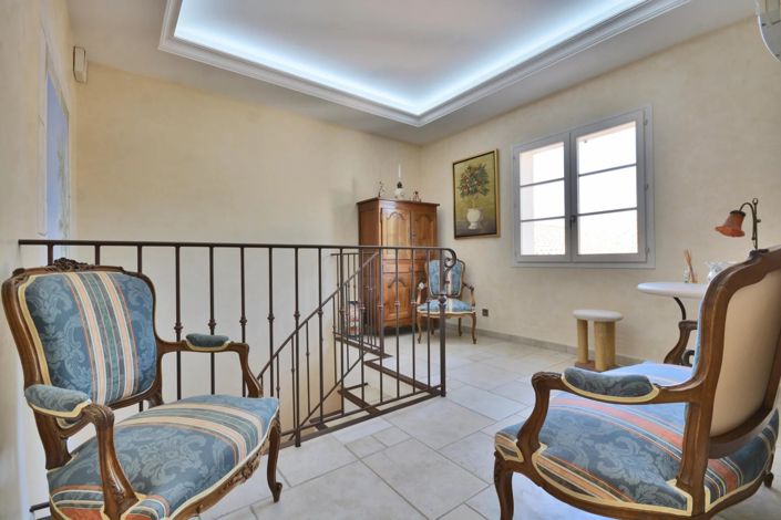 Image No.27-9 Bed House for sale