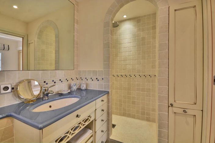Image No.30-9 Bed House for sale