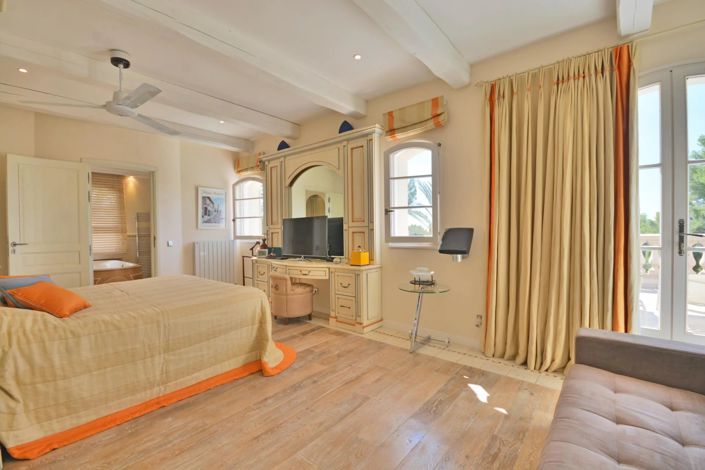 Image No.31-9 Bed House for sale