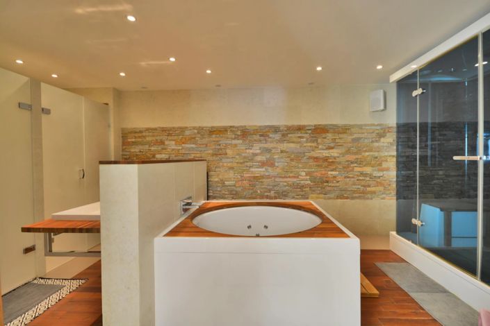 Image No.35-9 Bed House for sale
