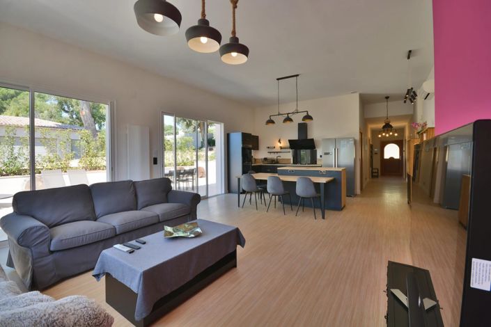 Image No.40-9 Bed House for sale
