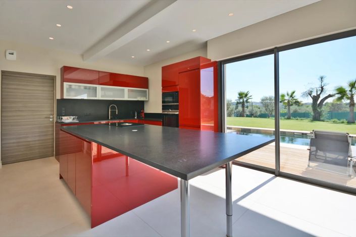Image No.16-5 Bed House for sale