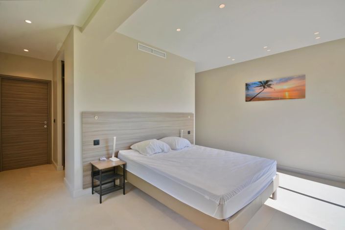 Image No.20-5 Bed House for sale