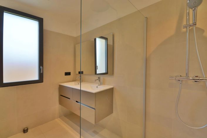 Image No.21-5 Bed House for sale