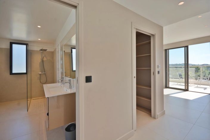 Image No.23-5 Bed House for sale