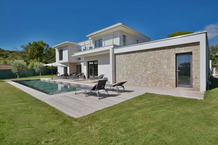 Image No.7-5 Bed House for sale
