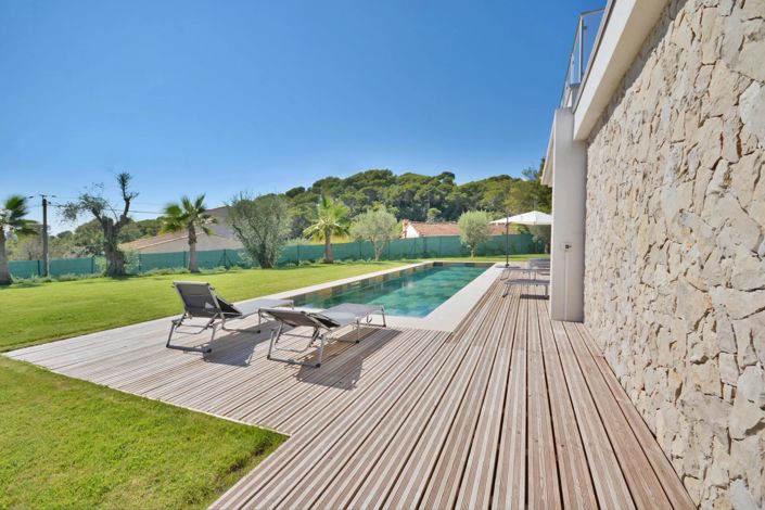Image No.8-5 Bed House for sale
