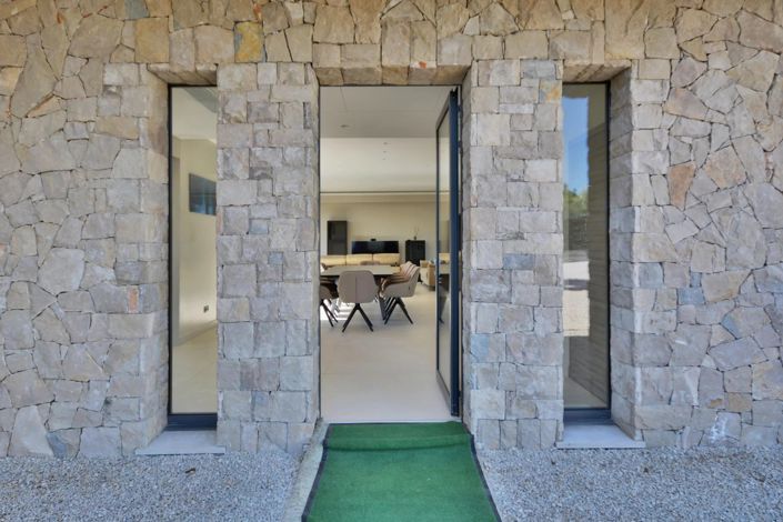 Image No.9-5 Bed House for sale