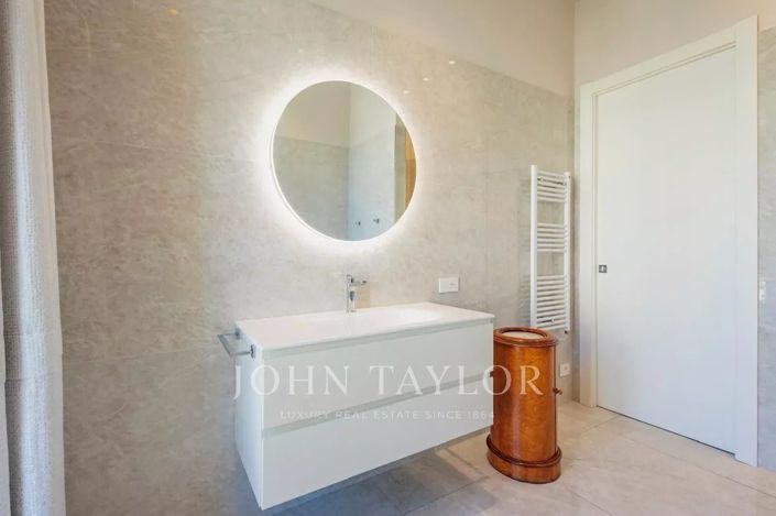 Image No.24-3 Bed Apartment for sale