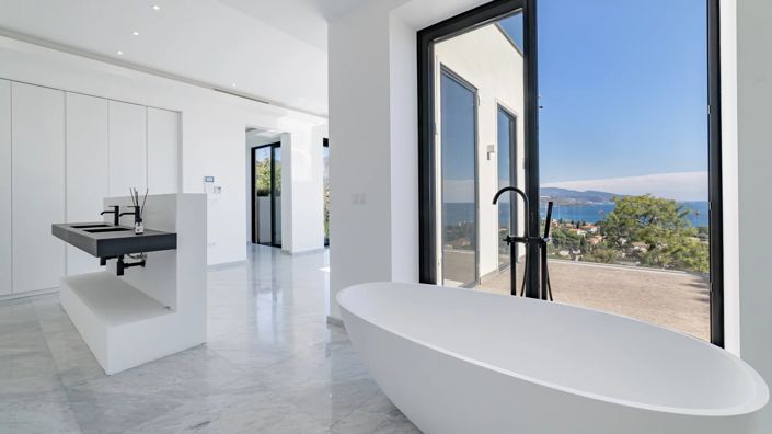 Image No.21-4 Bed House for sale