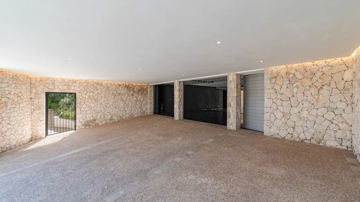 Image No.22-4 Bed House for sale
