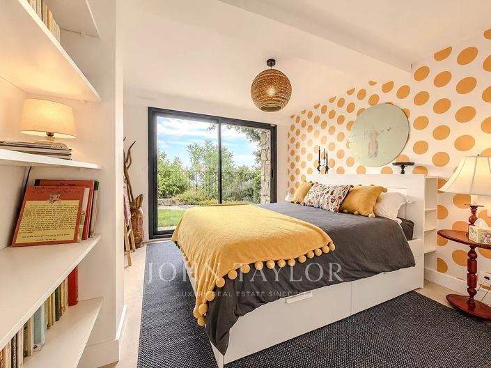 Image No.25-4 Bed House for sale