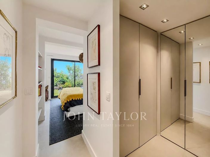 Image No.26-4 Bed House for sale