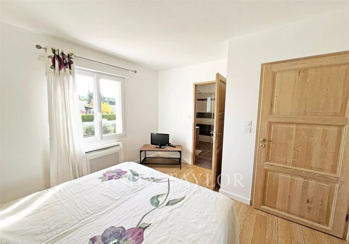 Image No.11-7 Bed House for sale