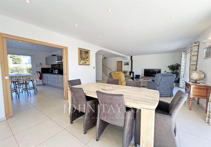 Image No.6-7 Bed House for sale