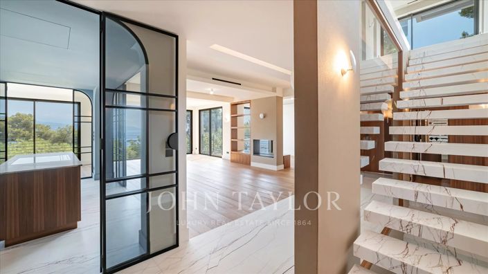 Image No.15-6 Bed House for sale