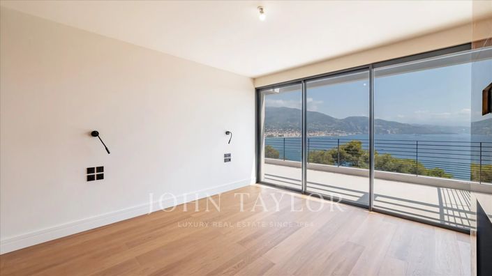 Image No.21-6 Bed House for sale