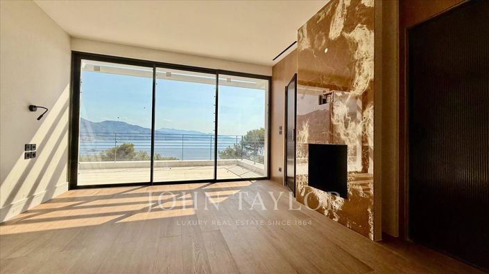 Image No.22-6 Bed House for sale
