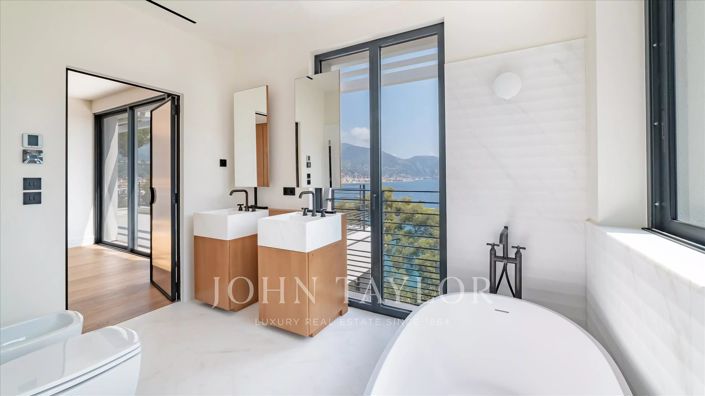 Image No.25-6 Bed House for sale