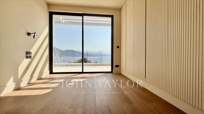 Image No.28-6 Bed House for sale