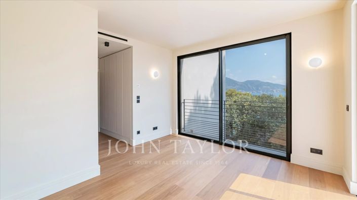 Image No.33-6 Bed House for sale