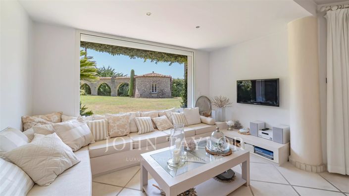 Image No.16-4 Bed House for sale