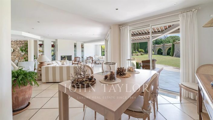 Image No.17-4 Bed House for sale