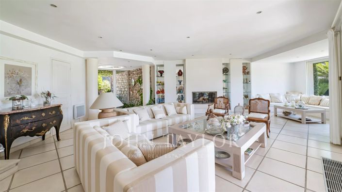 Image No.18-4 Bed House for sale