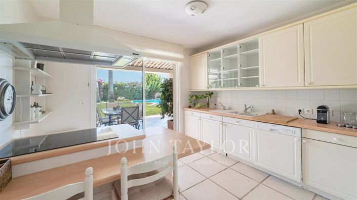 Image No.19-4 Bed House for sale