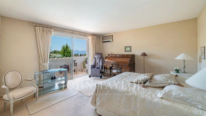 Image No.24-4 Bed House for sale