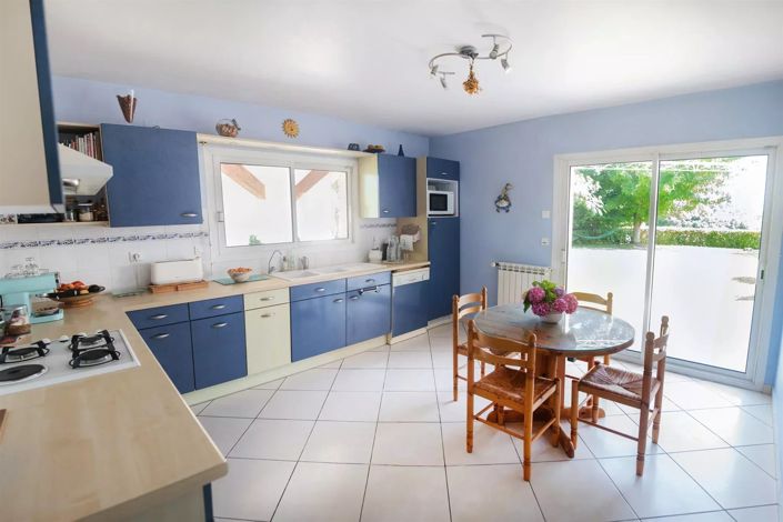 Image No.4-4 Bed House for sale