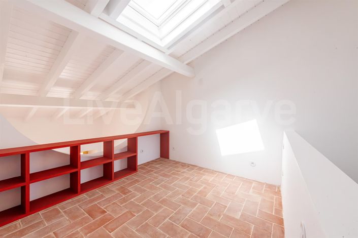Image No.13-1 Bed House for sale