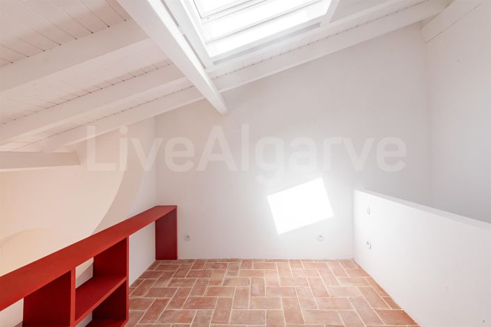Image No.16-1 Bed House for sale
