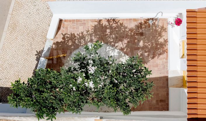 Image No.20-1 Bed House for sale