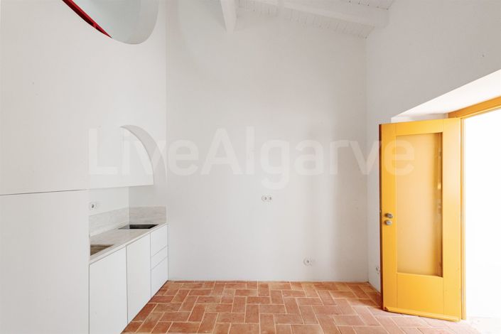 Image No.5-1 Bed House for sale