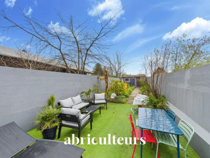 Image No.11-2 Bed House for sale