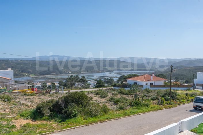 Image No.23-4 Bed House for sale