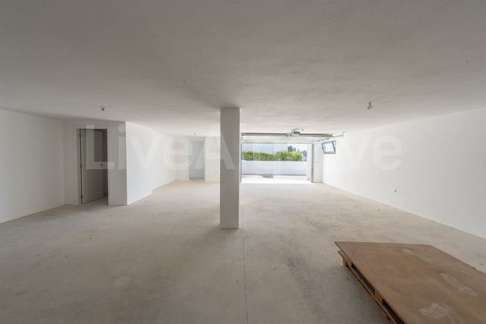 Image No.37-4 Bed House for sale