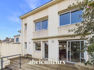 1 - Nantes, House
