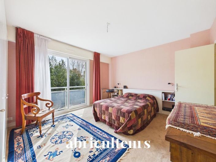 Image No.11-5 Bed House for sale