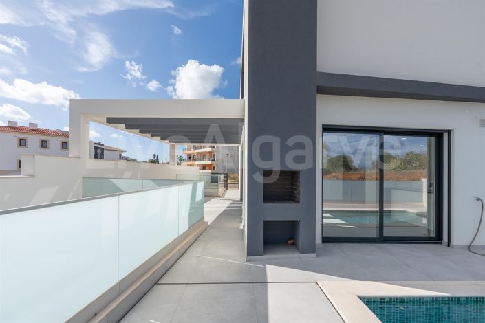 Image No.9-4 Bed House for sale