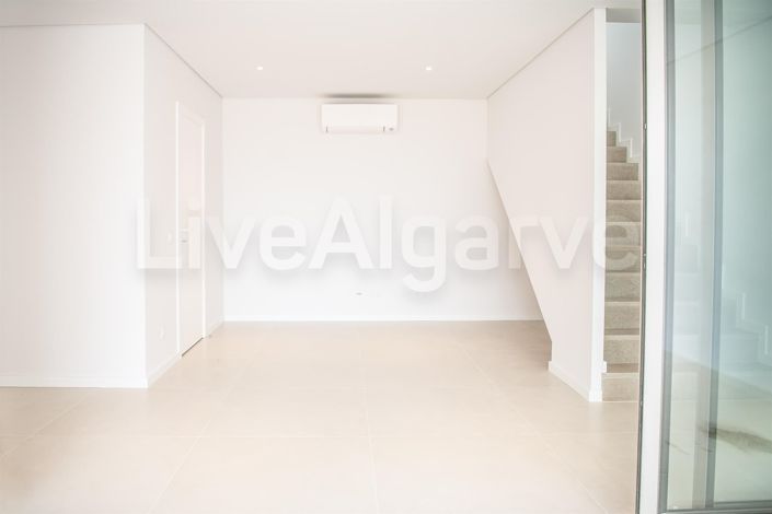 Image No.13-5 Bed House for sale