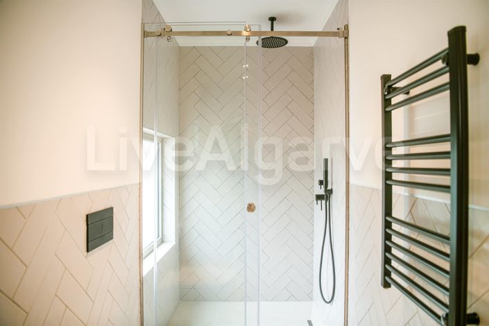 Image No.23-5 Bed House for sale