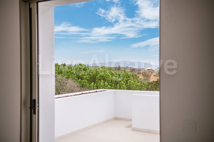 Image No.27-5 Bed House for sale
