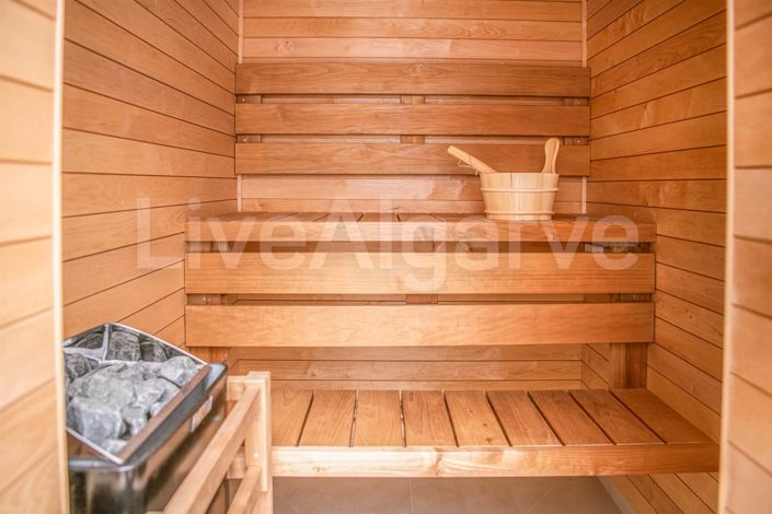 Image No.29-5 Bed House for sale