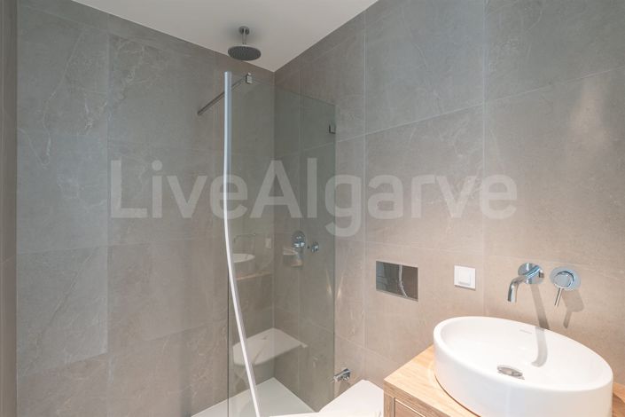 Image No.12-3 Bed Apartment for sale